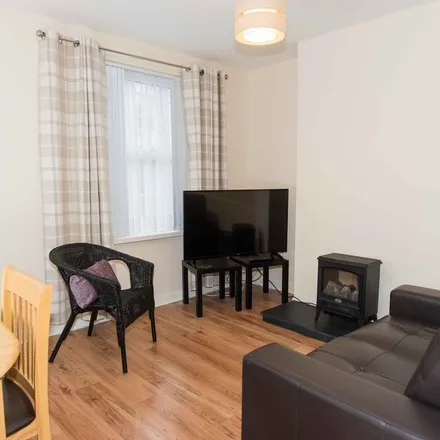 Rent this 2 bed apartment on Downshire Road in Holywood, BT18 9LX