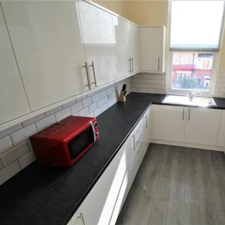 Image 7 - Manor Terrace, Leeds, LS6 1FA, United Kingdom - Townhouse for rent