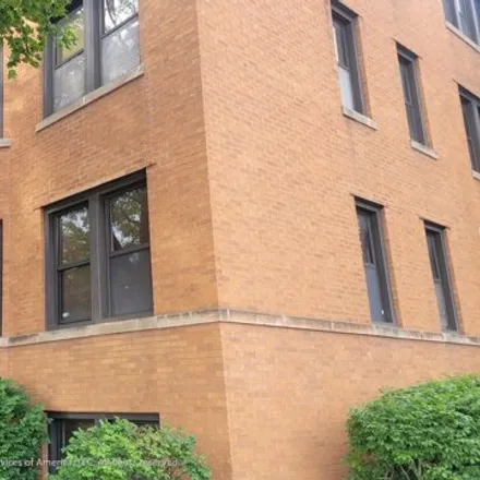 Buy this 1 bed condo on 696 Harrison Street in Oak Park, IL 60304