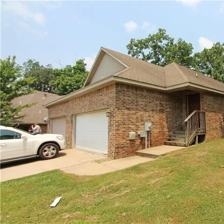 Rent this 3 bed duplex on 1970 East Peppervine Drive in Fayetteville, AR 72701
