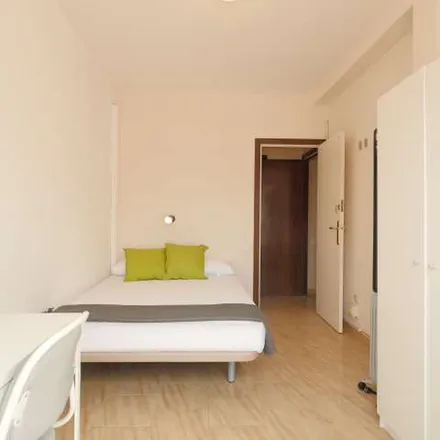 Image 2 - Carrer de Caballero, 2, 4, 08001 Barcelona, Spain - Apartment for rent