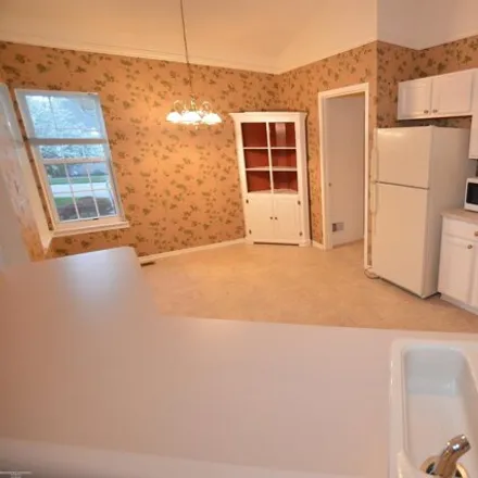 Image 5 - 34183 Birchway Circle, Sterling Heights, MI 48312, USA - Condo for sale