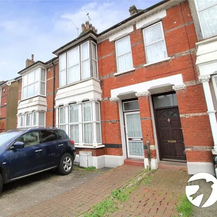 Rent this 3 bed townhouse on 153 Darnley Road in Gravesend, DA11 0SR