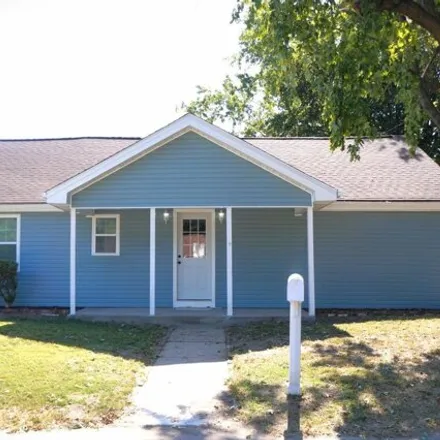 Buy this 4 bed house on 1071 Starnes Street in Kennett, MO 63857