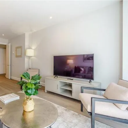 Rent this 2 bed room on Eaton House in 39 Westferry Circus, Canary Wharf