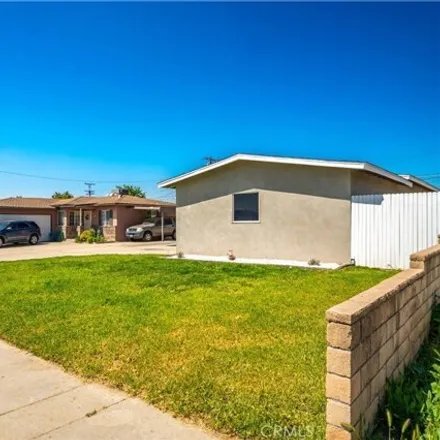 Image 4 - 136 South Tamarisk Avenue, San Bernardino, CA 92376, USA - House for sale