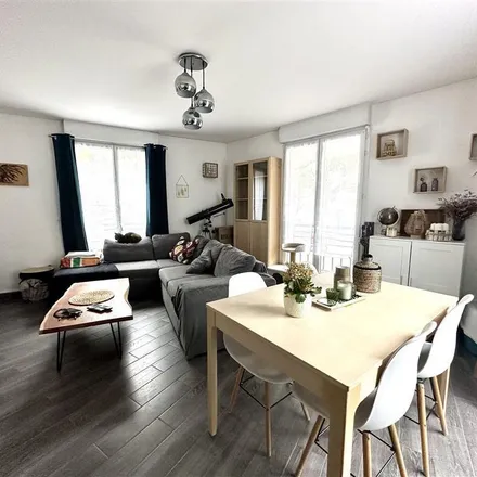 Rent this 1 bed apartment on Service scolaire et parascolaire in Place de l'Hôtel de Ville, 94350 Villiers-sur-Marne