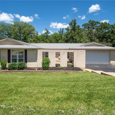 Buy this 5 bed house on 507 Glan Tai Drive in Manchester, MO 63011