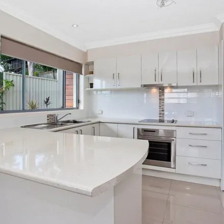 Image 2 - 67 West Burleigh Road, Koala Park QLD 4220, Australia - Apartment for rent
