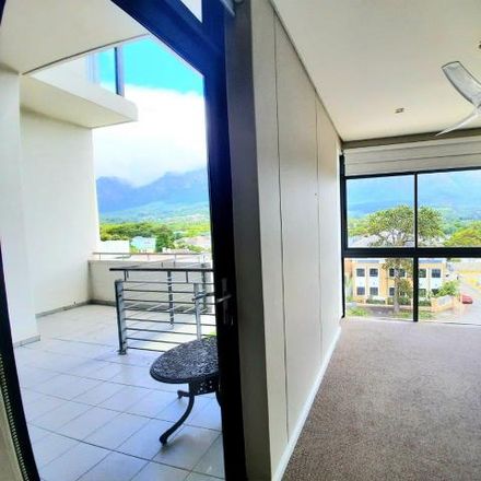 Rent this 2 bed apartment on Waltons in Vineyard Road, Claremont
