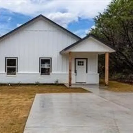 Rent this 3 bed house on 865 Arkansas River Drive in Hood County, TX 76048