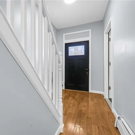 Image 4 - 927 Rogers Avenue, New York, NY 11226, USA - House for sale
