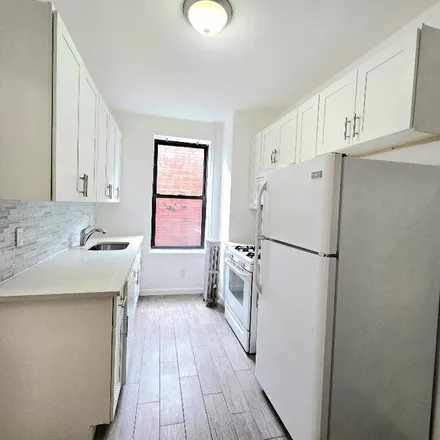 Image 4 - 1731 Cornelia Street, New York, NY 11385, USA - Apartment for rent