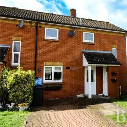 Buy this 2 bed townhouse on Shrubbery Close in Basildon, SS15 5SQ