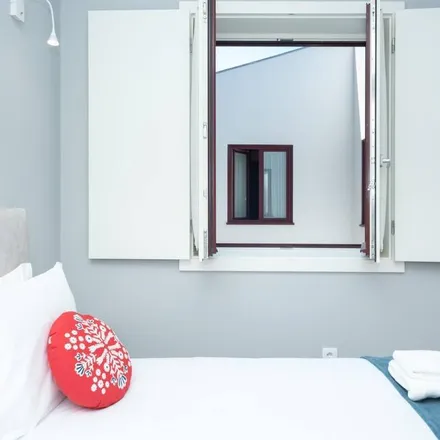 Rent this 3 bed apartment on 4000-423 Distrito de Leiria