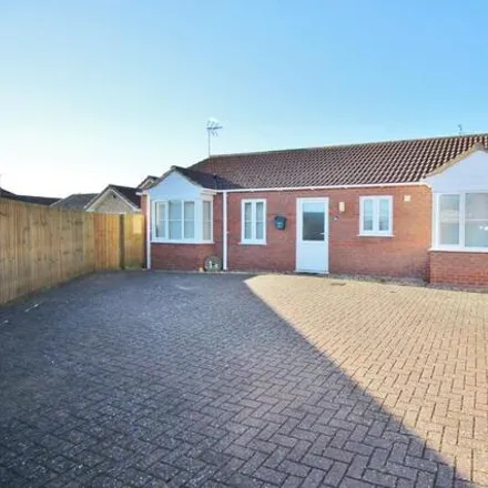 Buy this 3 bed house on 32 Park Close in Spalding, PE11 1PN
