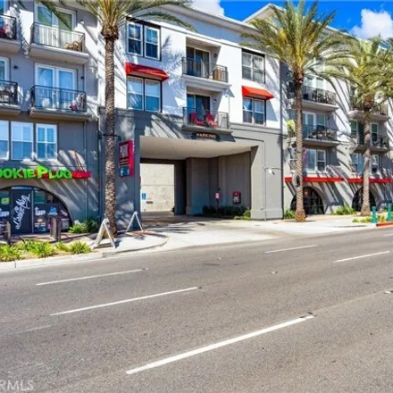 Buy this 1 bed condo on 1801 East Katella Avenue in Anaheim, CA 92664