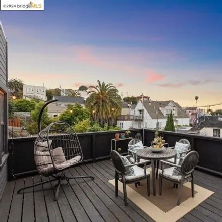 Image 4 - 52 Bayview St, San Francisco, California, 94124 - House for sale