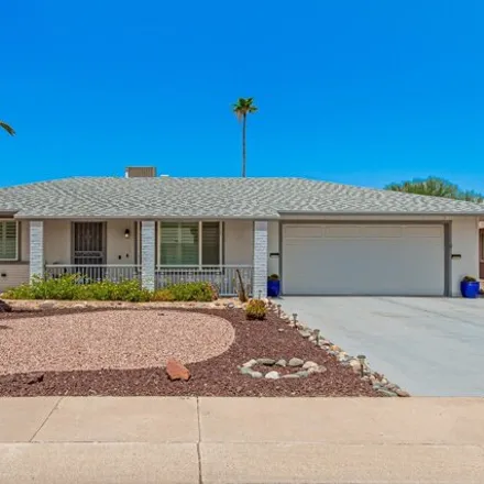 Rent this 2 bed house on 10146 West Sombrero Circle in Sun City, AZ 85373