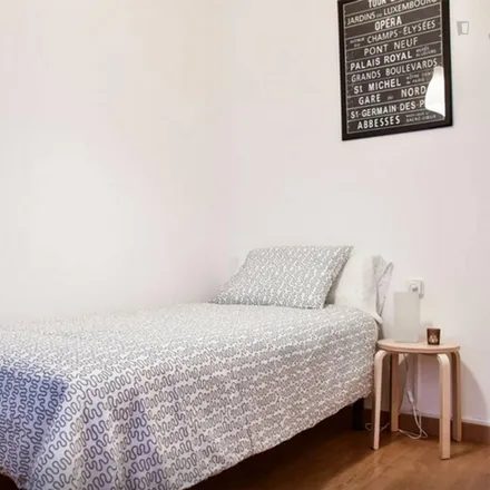 Rent this 3 bed room on Carrer del Doctor Martí i Julià in 08903 l'Hospitalet de Llobregat, Spain