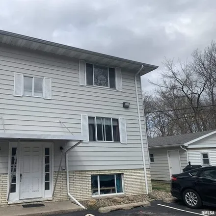 Rent this 1 bed apartment on 998 South Stewart Avenue in Creve Coeur, Tazewell County