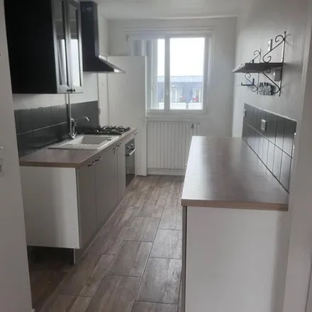 Rent this 2 bed apartment on 5 Avenue de l'Europe in 94420 Le Plessis-Trévise, France