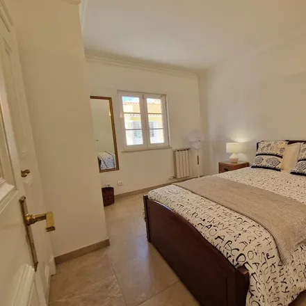 Rent this 4 bed house on Sintra (Santa Maria e São Miguel in São Martinho e São Pedro de Penaferrim), Sintra