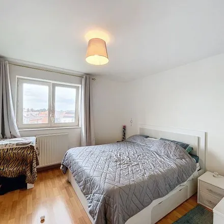 Rent this 2 bed apartment on Avenue Général Ruquoy 21 in 1420 Braine-l'Alleud, Belgium
