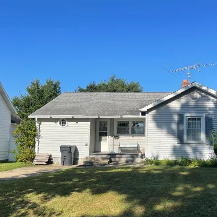 Buy this 2 bed house on 717 North Market Street in Winamac, Pulaski County