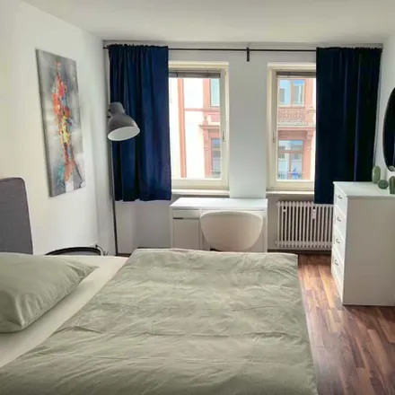 Rent this 1 bed room on Mainluststraße 6 in 60329 Frankfurt, Germany