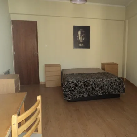 Rent this 3 bed room on A Caçarola in Avenida dos Bombeiros Voluntários, Odivelas