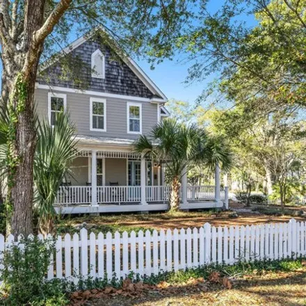 Buy this 5 bed house on 535 West St George Street in Southport, NC 28461