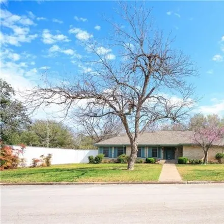 Image 1 - 246 East Humphreys Street, Seguin, TX 78155, USA - House for sale