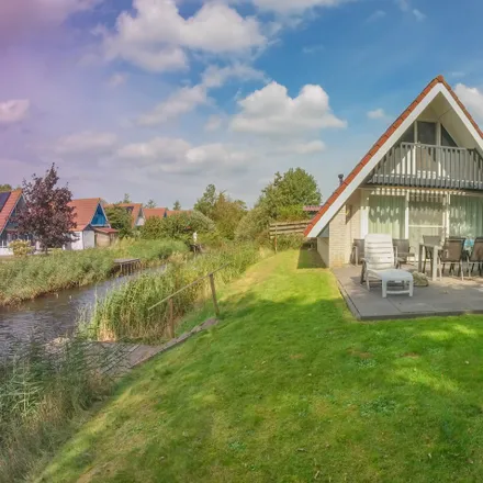 Rent this 3 bed house on Bungalowpark De Schans in Oostmahorn, 9133 DE De Skâns-Oostmahorn