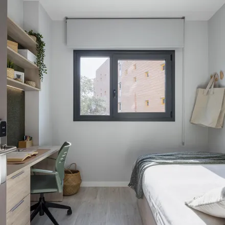 Rent this 4studio room on Rua do Conde de Campo Bello in 4200-330 Porto, Portugal