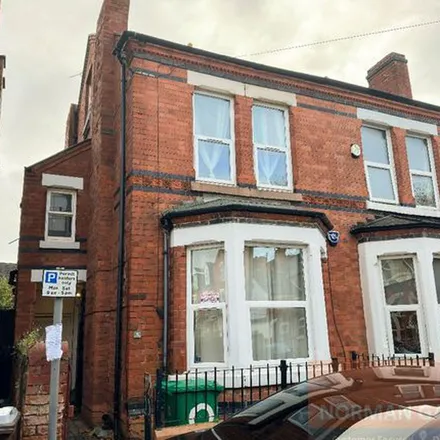 Rent this 5 bed duplex on 15 Gregory Avenue in Nottingham, NG7 2EQ