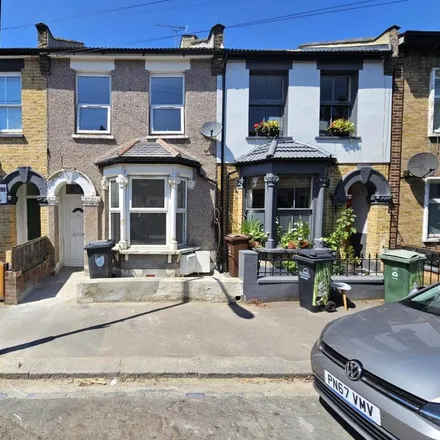 Rent this 3 bed townhouse on 95 Ashville Road in London, E11 4DE