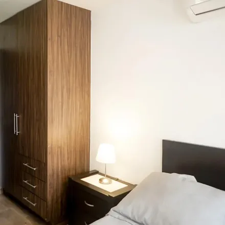 Rent this studio apartment on Calle Paseo de los Colibríes 302A in Circuito Villas Pradera, 37510 León