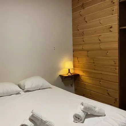 Rent this 6 bed apartment on Station de l'Alpe de Huez in 38750 Huez, France