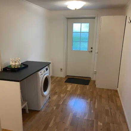 Rent this 3 bed apartment on Norsvägen 35 in 147 43 Tumba, Sweden