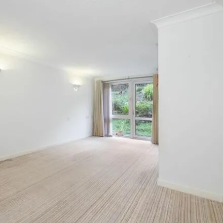 Image 2 - Craigie, Windsor Terrace, Perth, PH2 0BA, United Kingdom - Apartment for sale