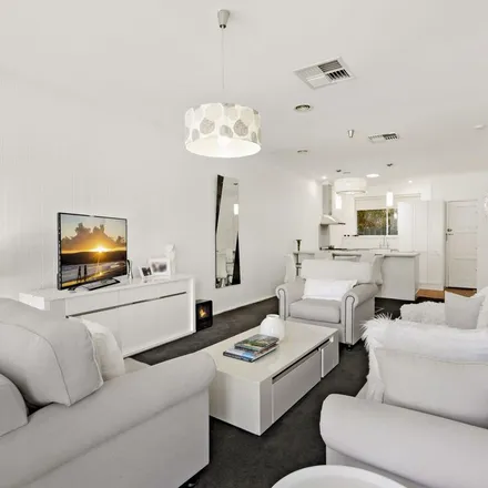 Image 8 - 1530 Sturt Street, Lake Wendouree VIC 3350, Australia - Apartment for rent