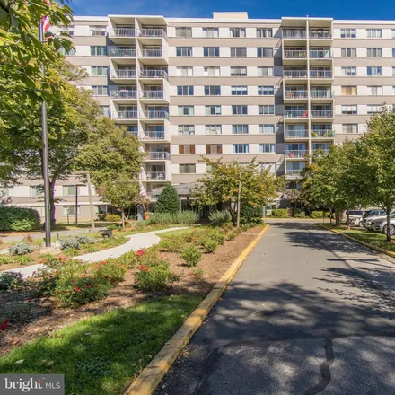 Buy this 2 bed condo on Whitehall North in Battery Lane, Glenwood