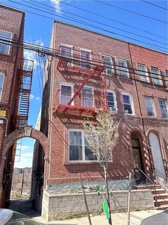 Buy this studio house on 4447 Carpenter Avenue in New York, NY 10470