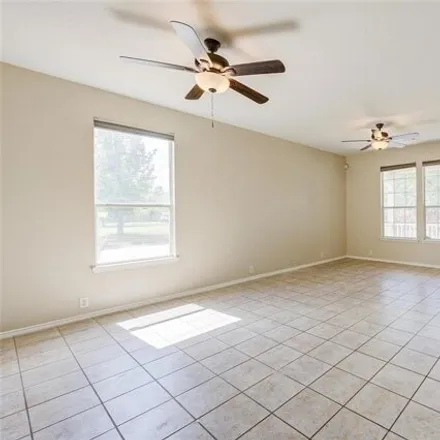 Image 6 - 2116 Village Crossing Trail, Spring, TX 77373, USA - House for sale