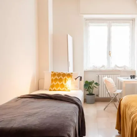 Image 6 - Beautiful 3-bedroom apartment near Lodi TB Metro Station  Milan 20137 - Apartment for rent