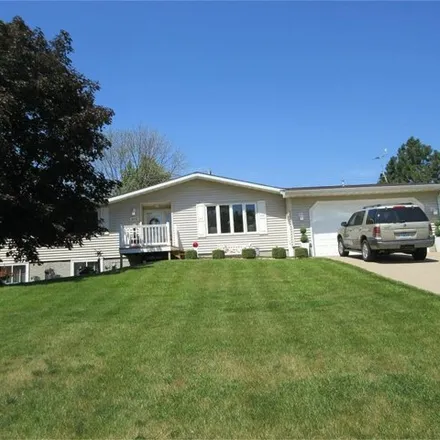 Buy this 3 bed house on 2099 Spencer Street in Grinnell, IA 50112