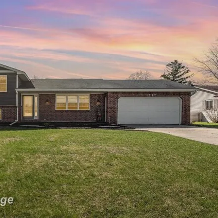 Buy this 4 bed house on 1341 Allendale Drive in Saginaw Charter Township, MI 48638