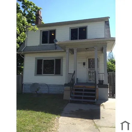 Rent this 4 bed apartment on Woodward / Gratiot NS (NB) in Woodward Avenue, Detroit