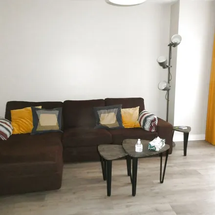 Rent this 3 bed apartment on 73 Rue Ronsard in 37100 Tours, France